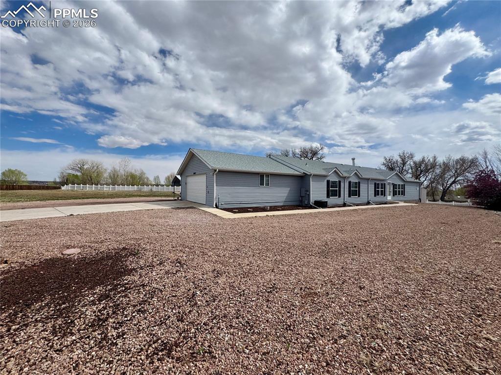 Image 2 of 44: Easy budget friendly Xeriscape lot