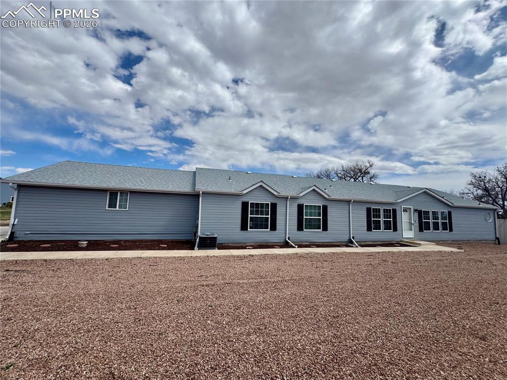 Image 3 of 44: One level living