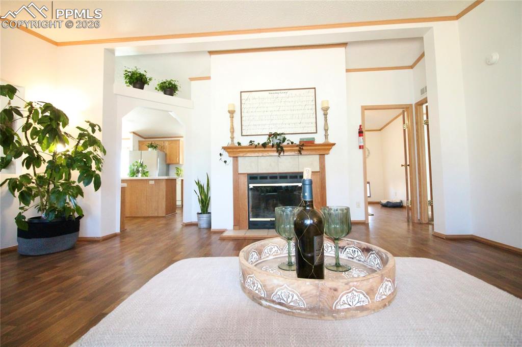 Image 5 of 44: Gorgeous wood burning fireplace w Oak mantle