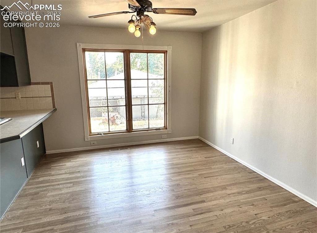 Image 11 of 30: Dining Area