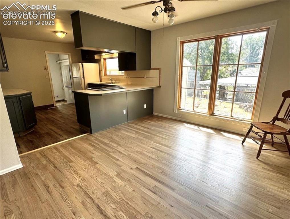 Image 12 of 30: Kitchen