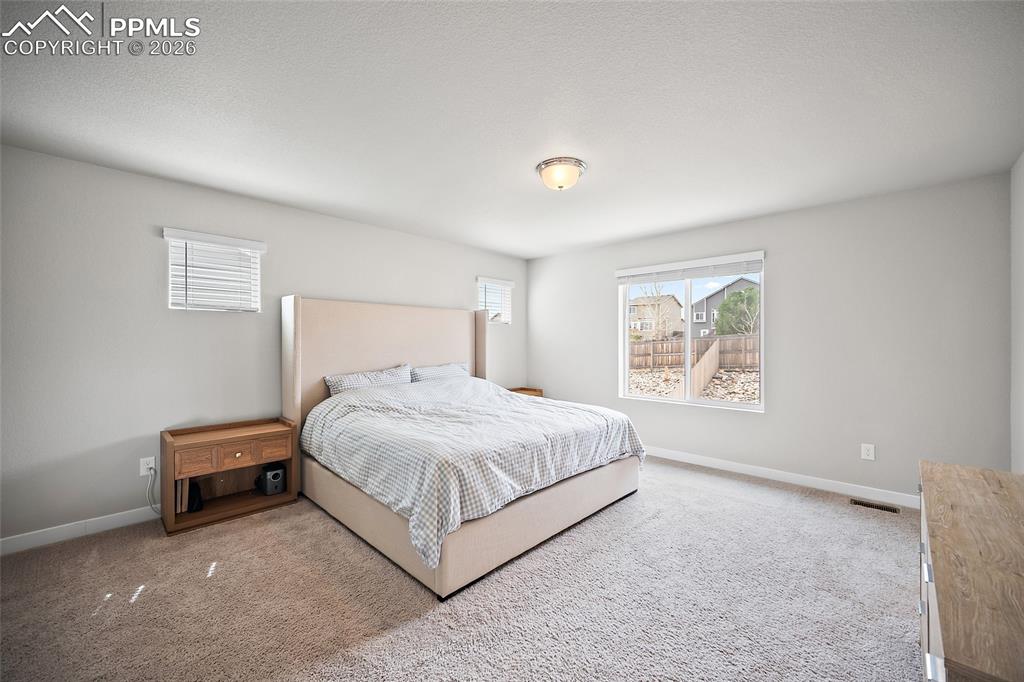 Image 18 of 49: Primary bedroom