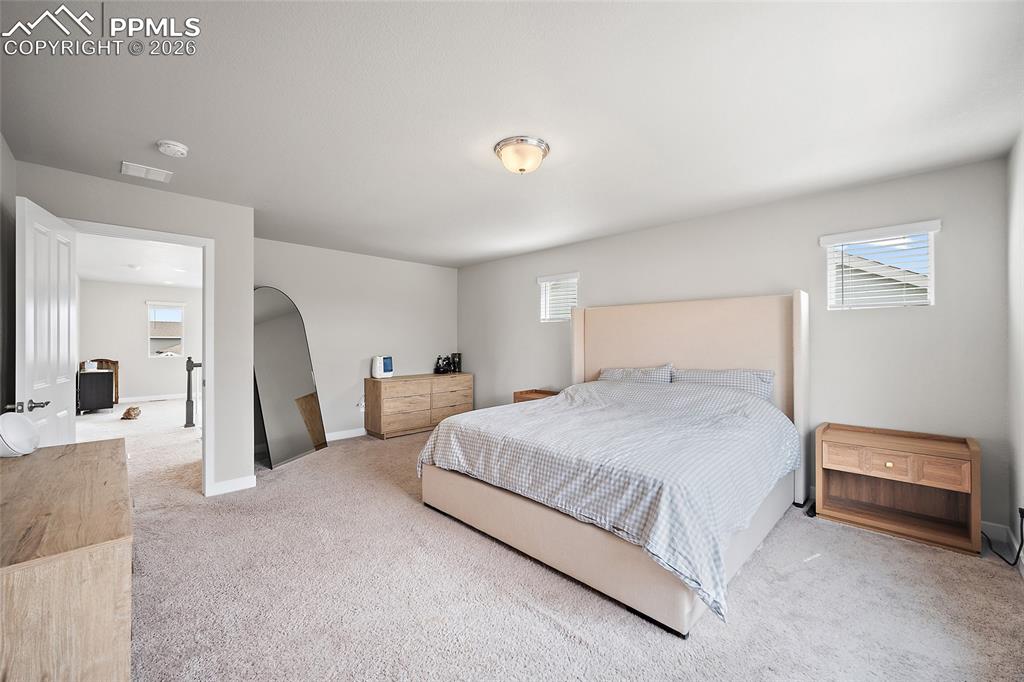 Image 19 of 49: Primary bedroom