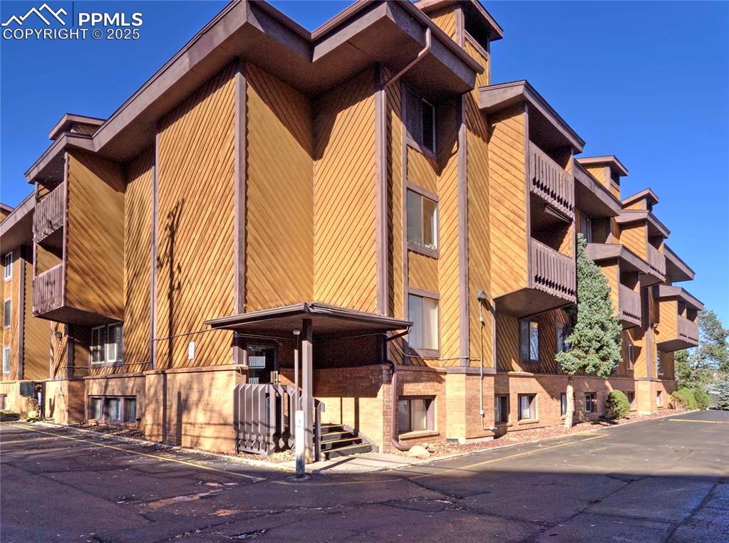 Image 1 of 30: Front of Structure