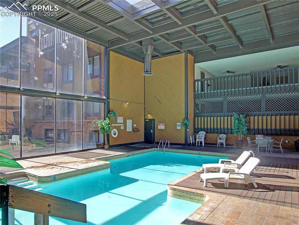 Image 28 of 30: Pool