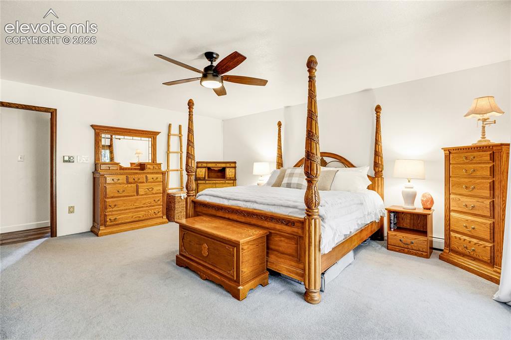 Image 15 of 50: Bedroom