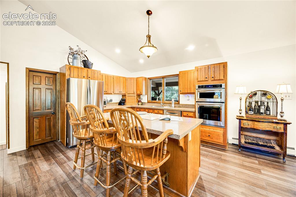 Image 9 of 50: Kitchen