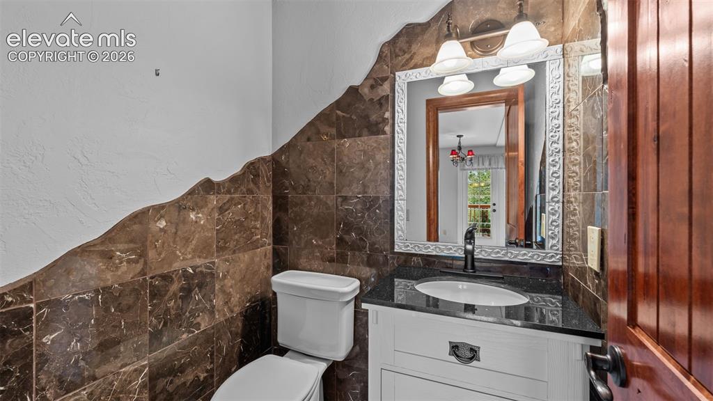 Image 17 of 49: Bathroom