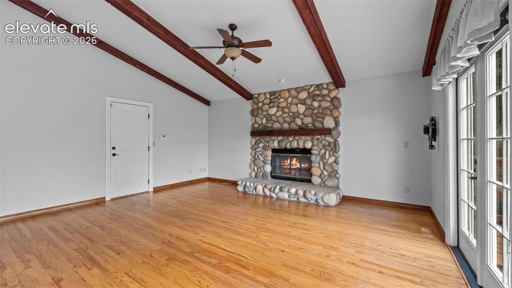 Image 18 of 49: Family Room
