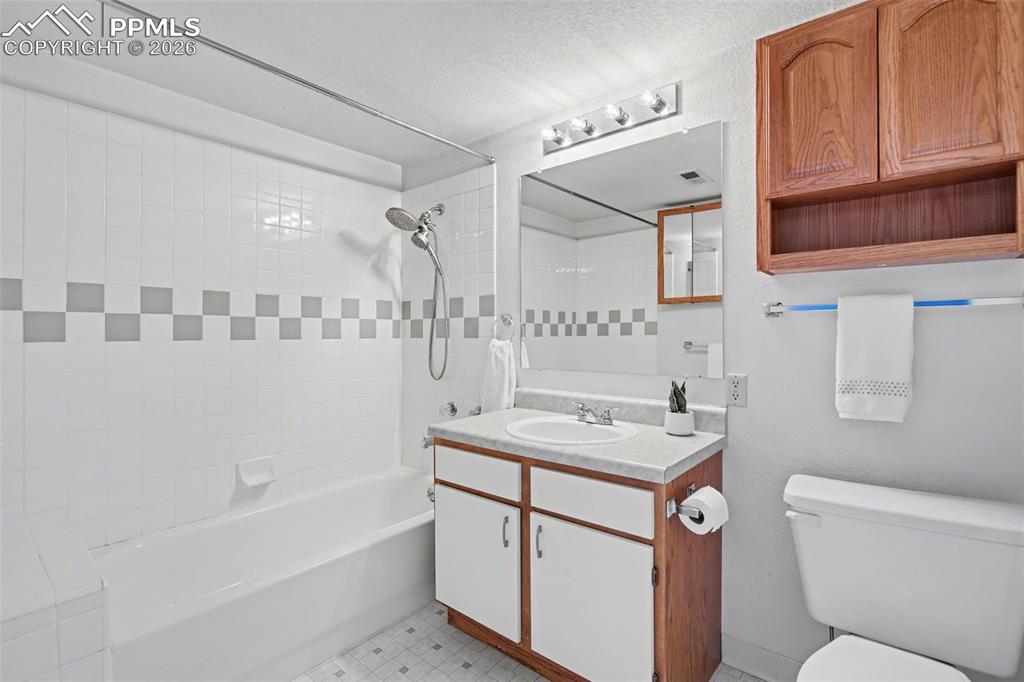 Image 20 of 27: No Description Available