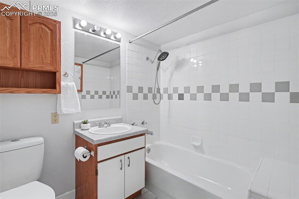 Image 24 of 27: No Description Available