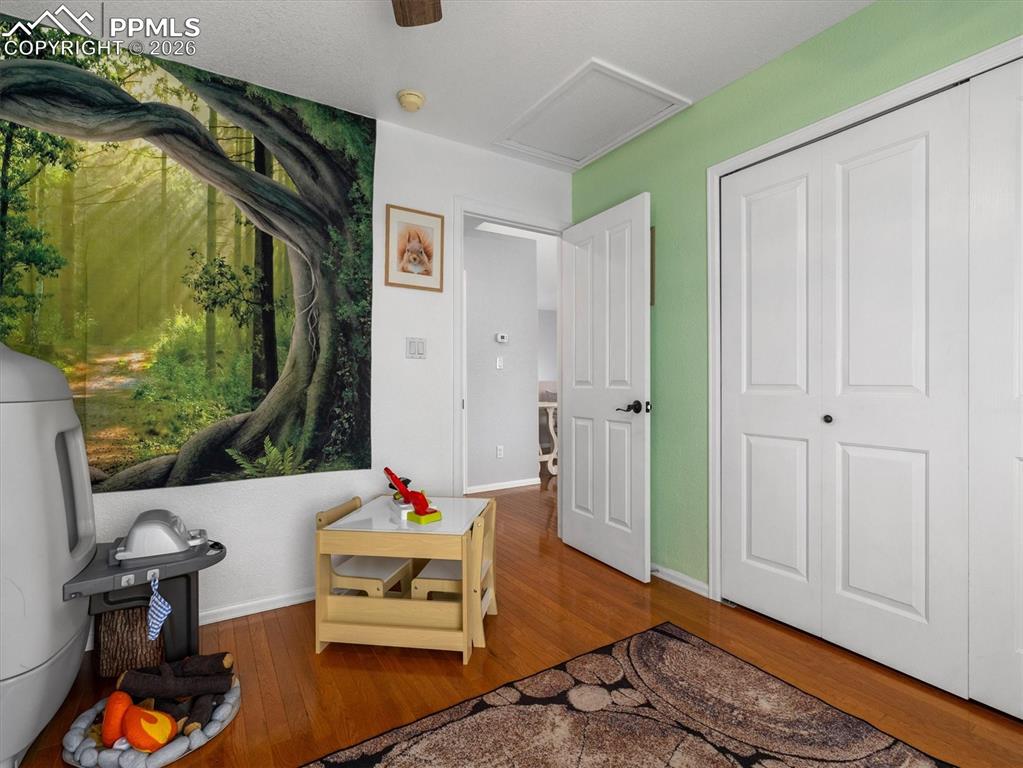 Image 20 of 41: Sitting Room