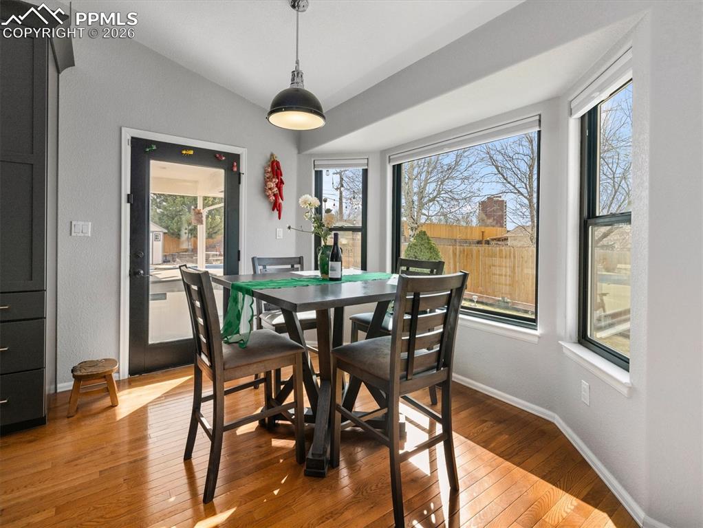 Image 4 of 41: Dining Area