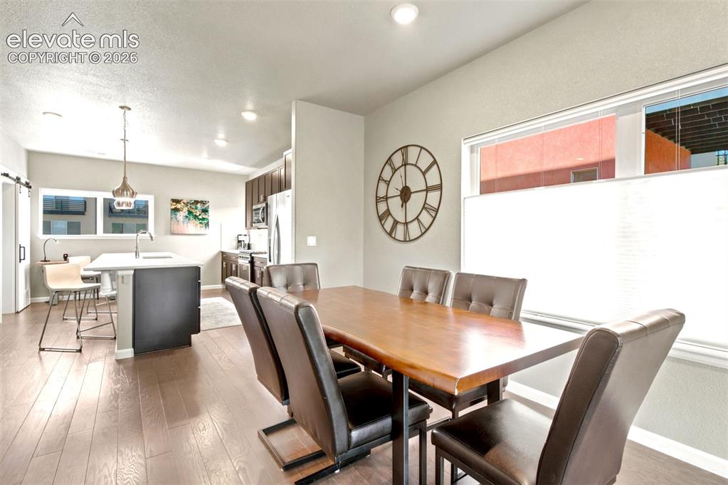 Image 15 of 48: Dining Area
