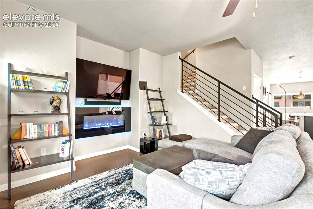 Image 18 of 48: Living Room