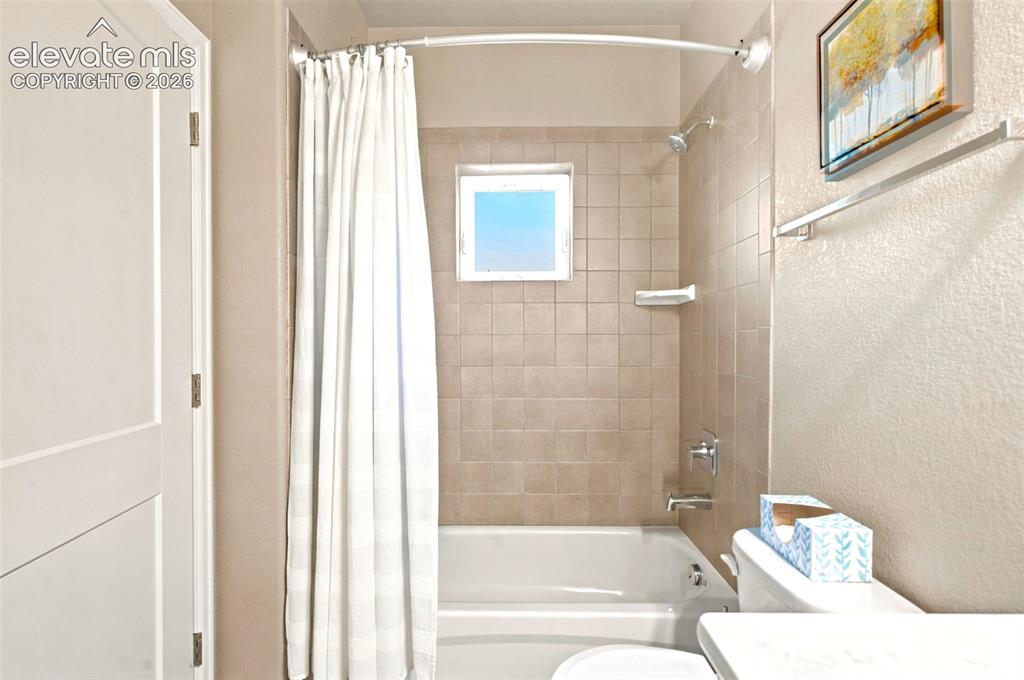 Image 44 of 48: Bathroom