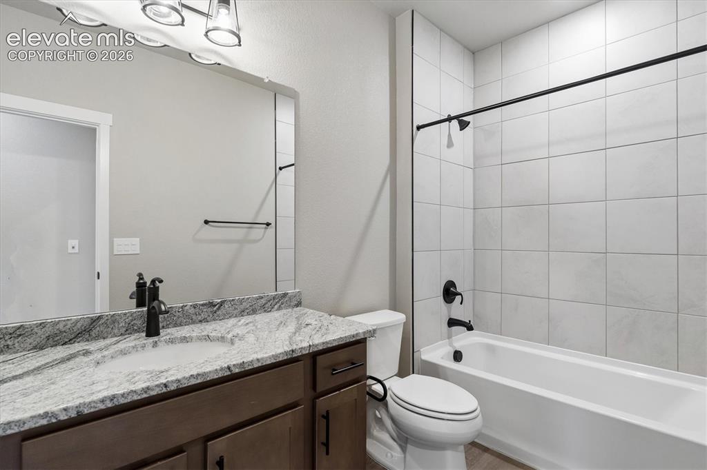 Image 14 of 26: Bathroom