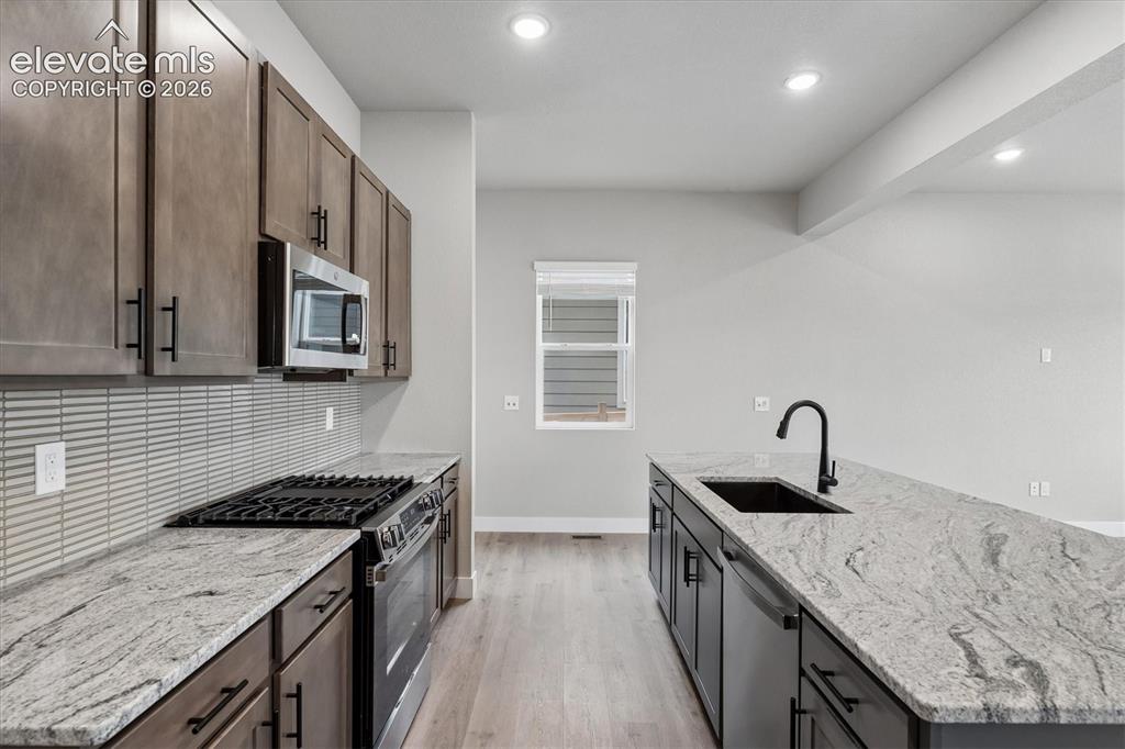 Image 6 of 26: Kitchen