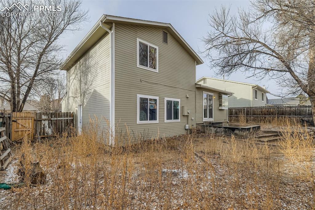 Image 22 of 22: Back of Structure