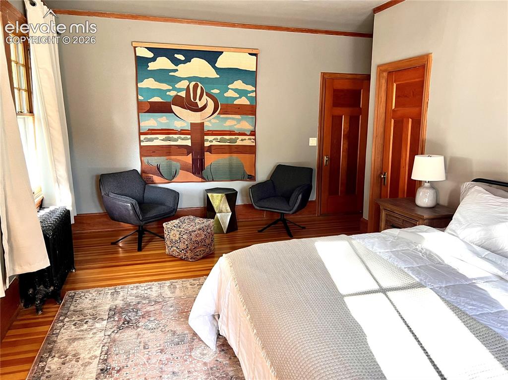 Image 8 of 25: Bedroom
