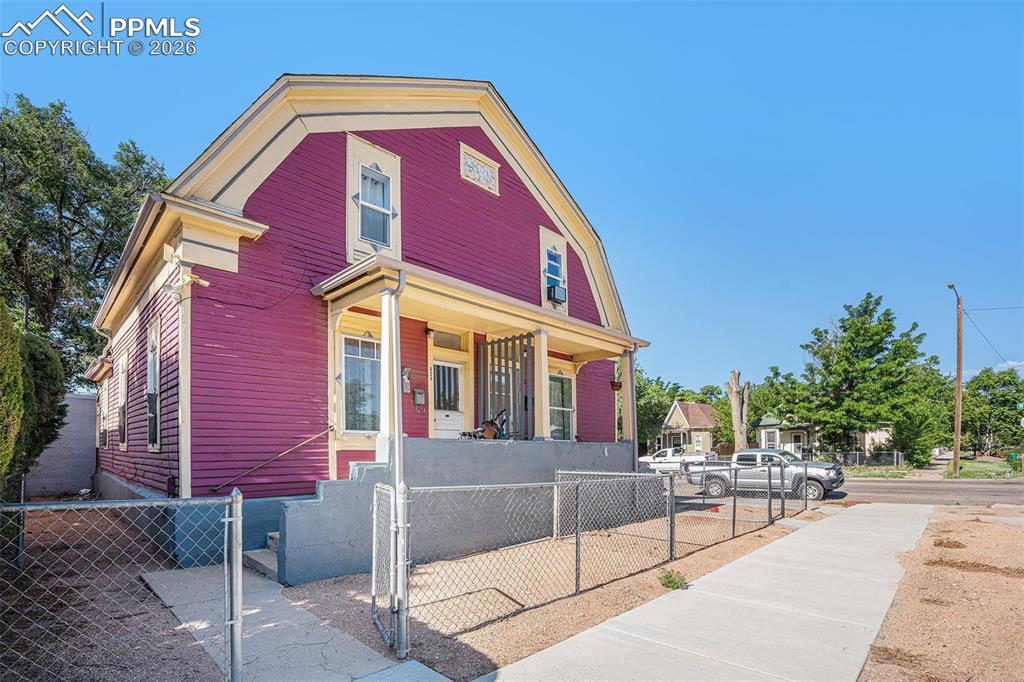 Image 20 of 21: Front of Structure