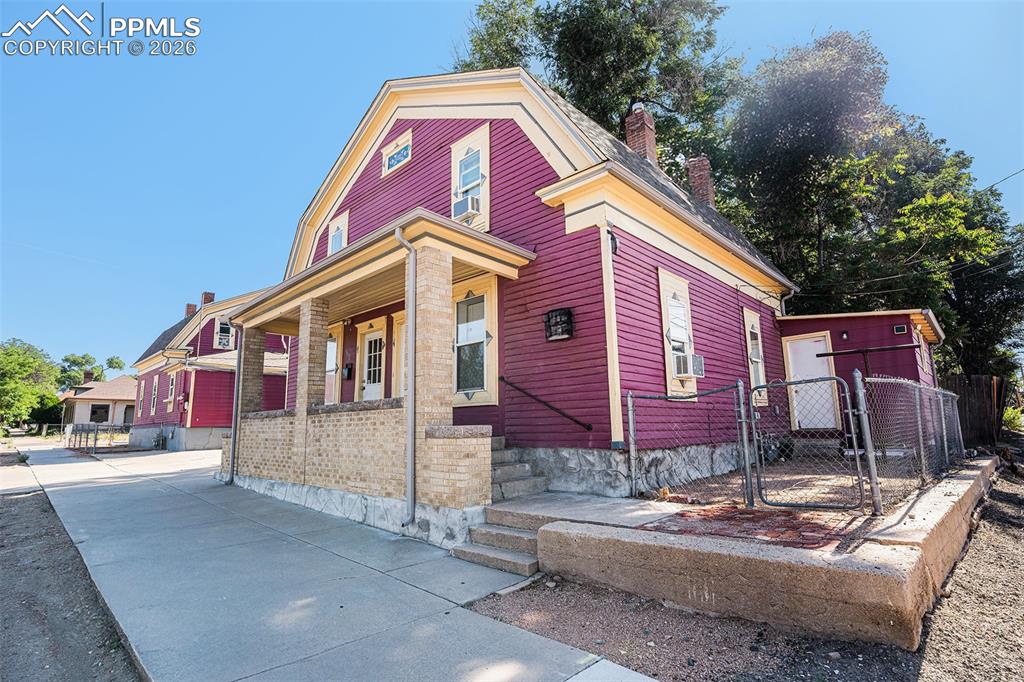 Image 3 of 21: Side of Structure