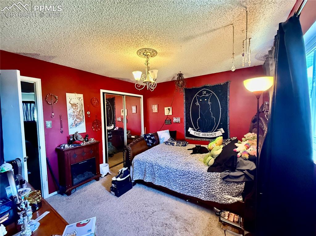 Image 12 of 20: Bedroom