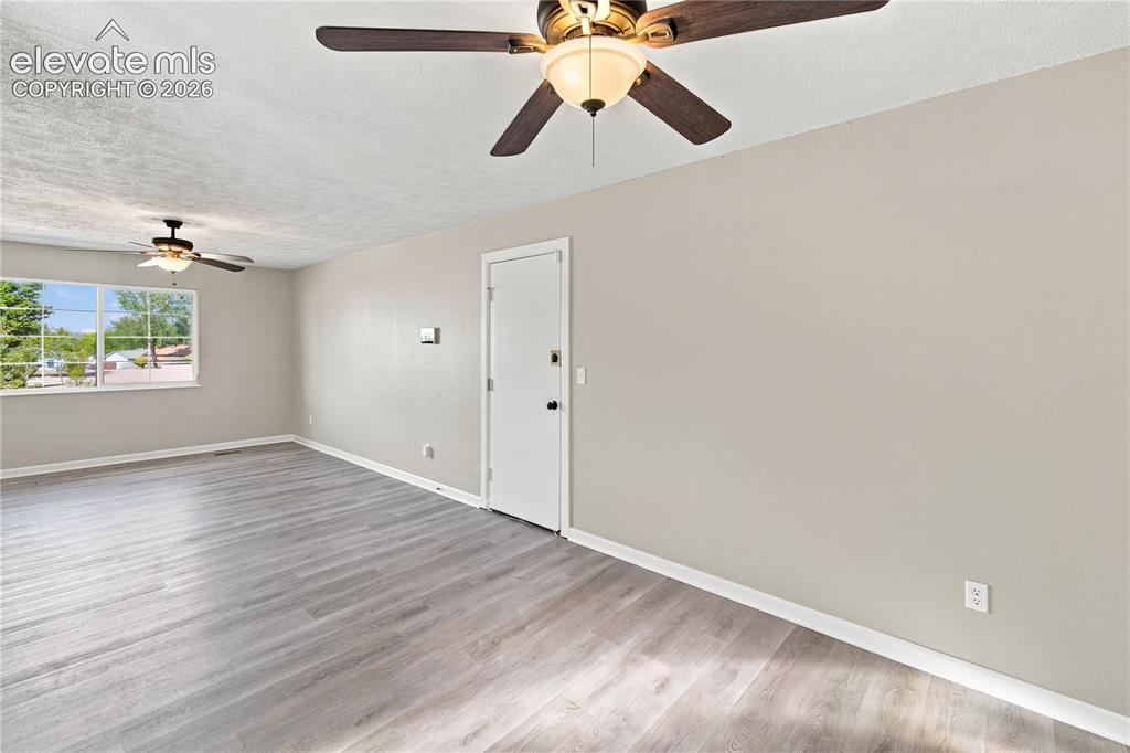 Image 11 of 47: Dining Area