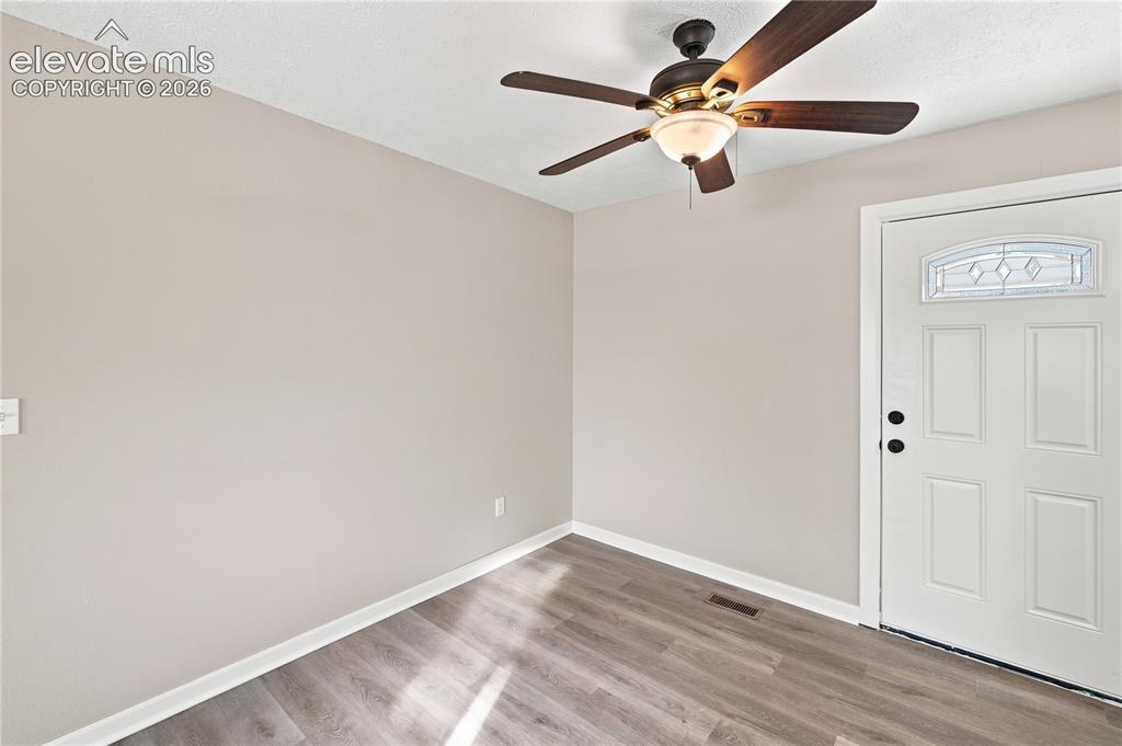Image 12 of 47: Dining Area