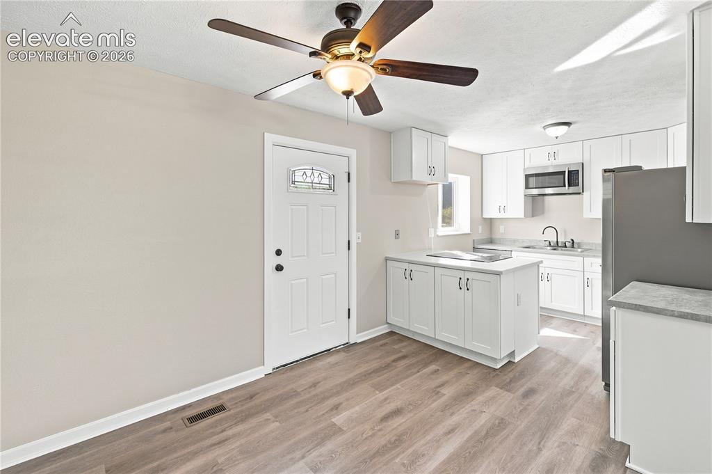 Image 8 of 47: Dining Area