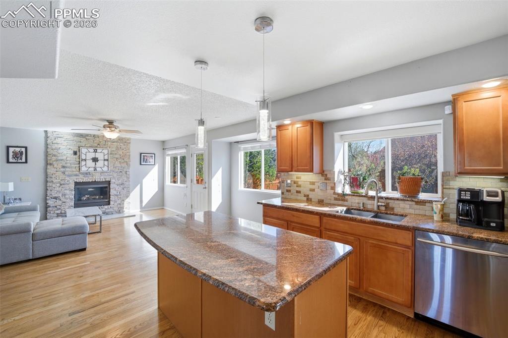 Image 12 of 47: Kitchen