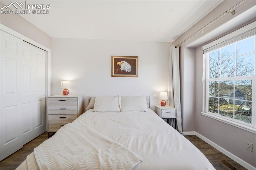 Image 28 of 47: Bedroom