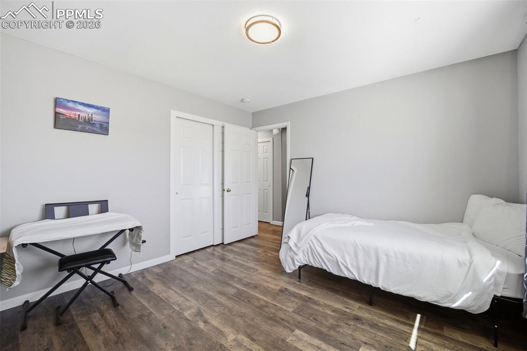 Image 33 of 47: Bedroom