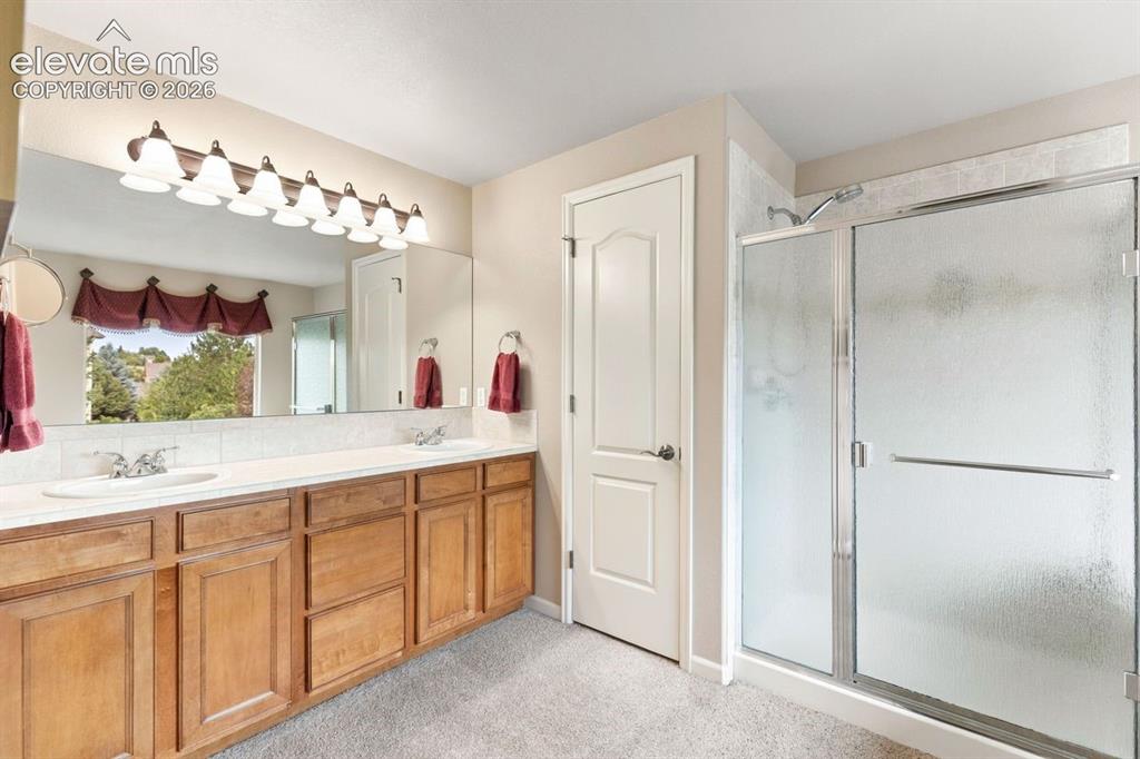 Image 19 of 50: Primary en suite 5-piece bathroom