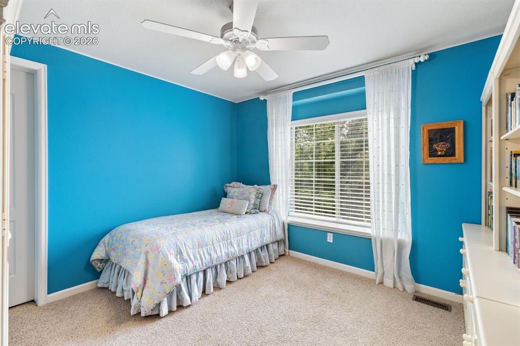 Image 24 of 50: Upstairs bedroom #3