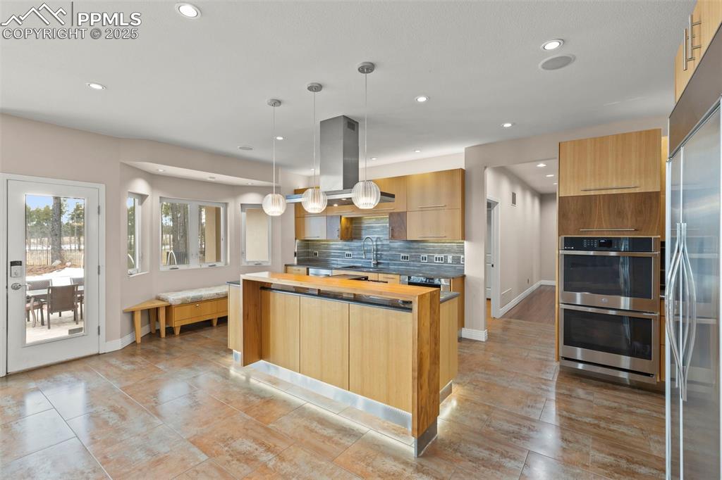 Image 12 of 50: No Description Available