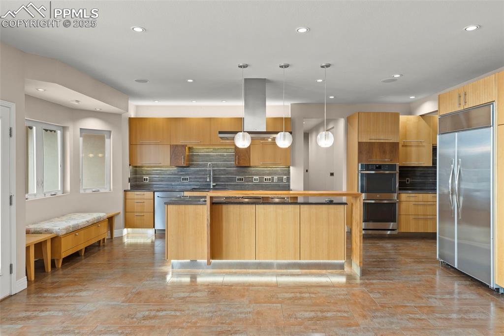 Image 13 of 50: No Description Available