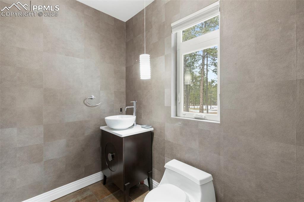 Image 21 of 50: No Description Available