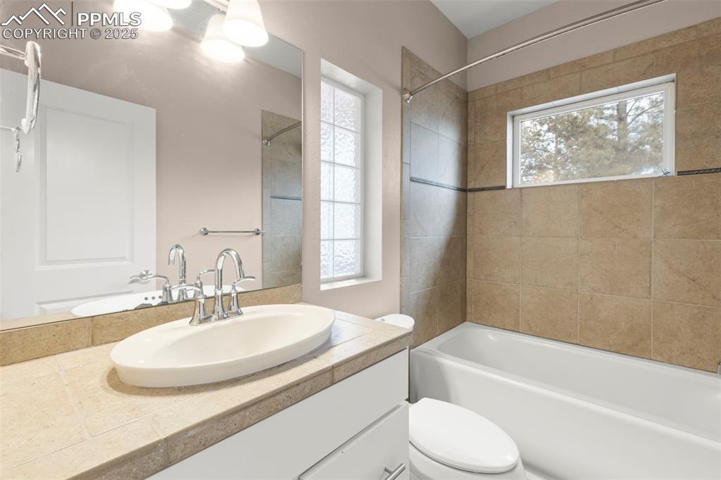 Image 42 of 50: No Description Available