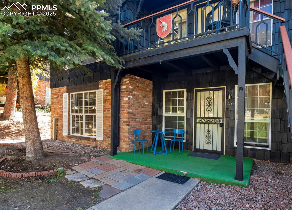 Image 2 of 32: End Unit - Ground Level