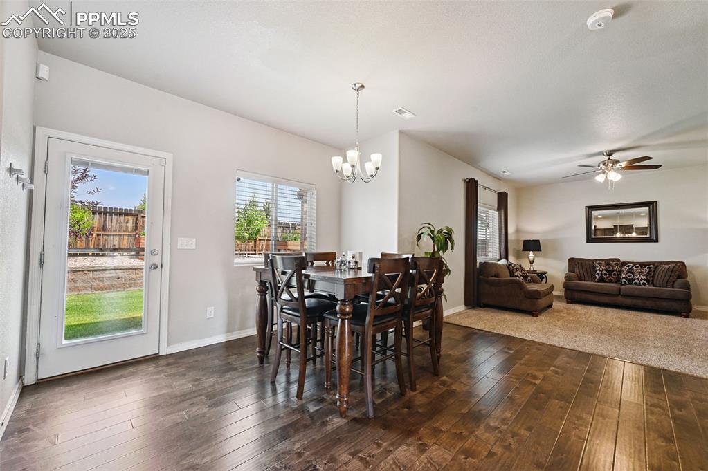 Image 8 of 43: Dining Area