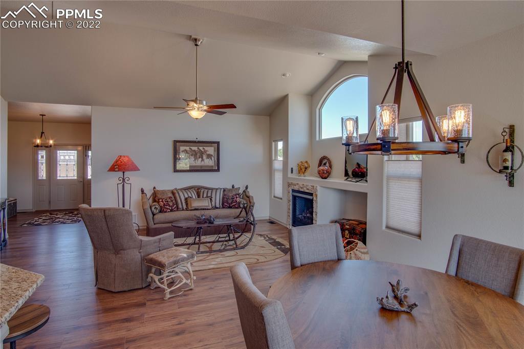 Listing 2118519, Image 10 of 39