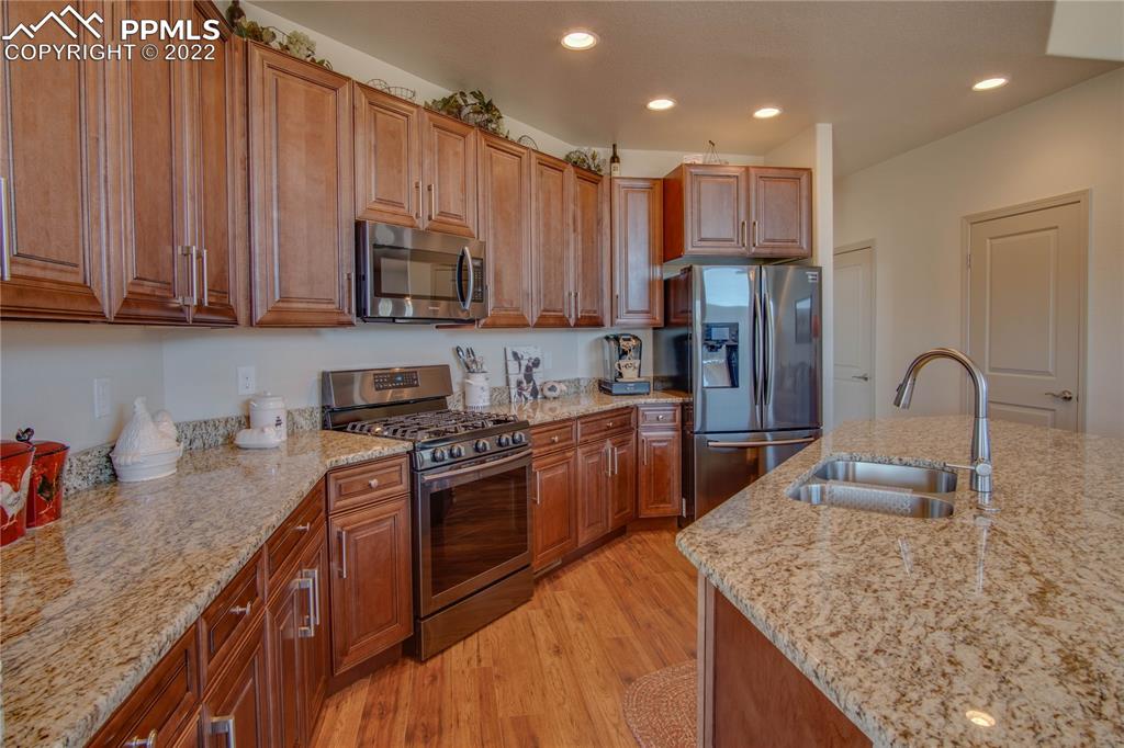 Listing 2118519, Image 4 of 39