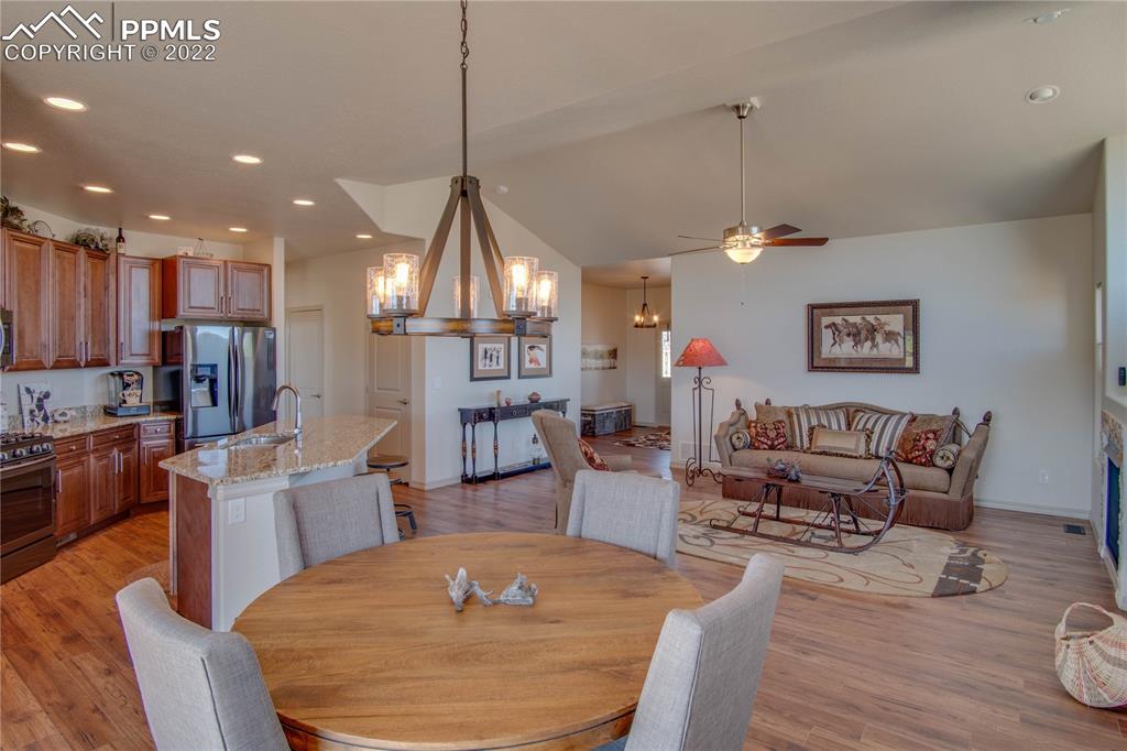 Listing 2118519, Image 9 of 39
