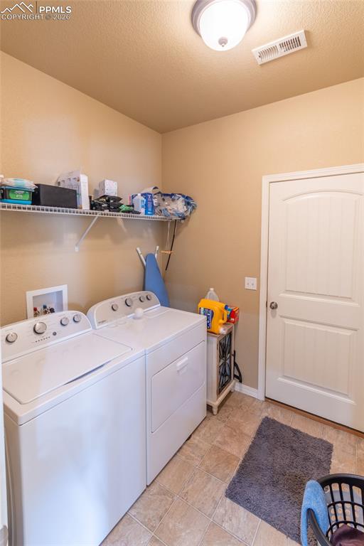 Image 15 of 30: Laundry