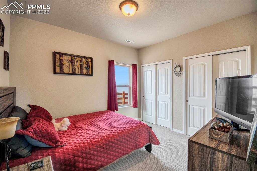 Image 26 of 30: Bedroom