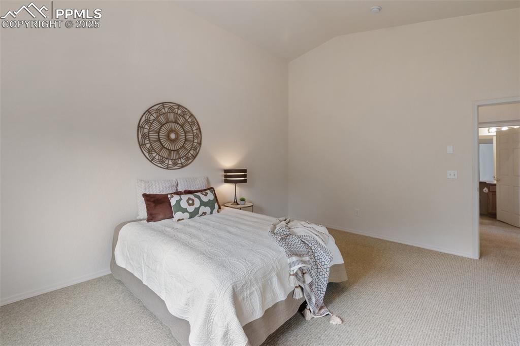 Image 16 of 37: Bedroom