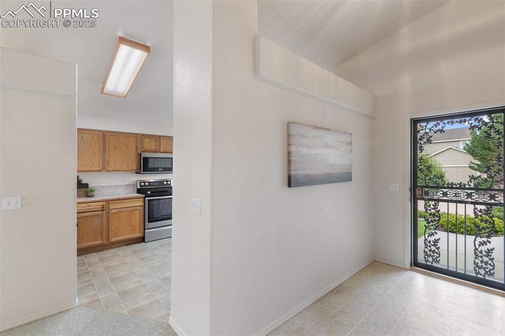 Image 5 of 37: Entry