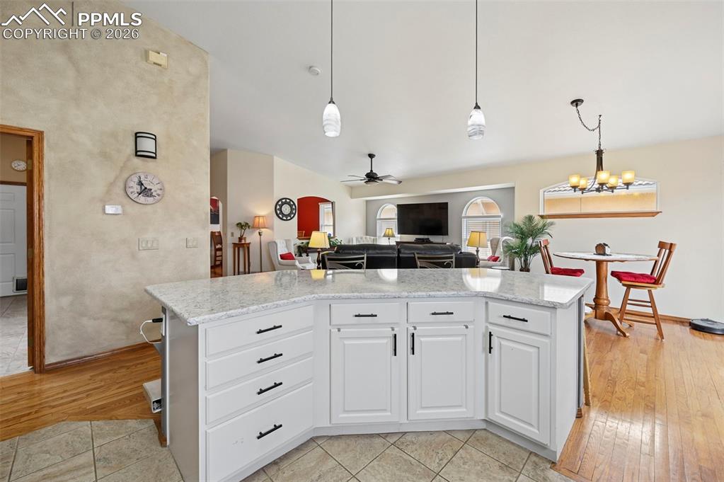 Image 16 of 43: Kitchen