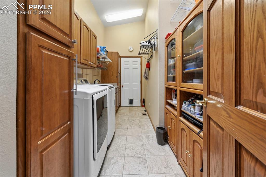 Image 18 of 43: Laundry